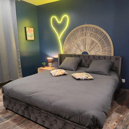 Loveroom 波城 外观 照片