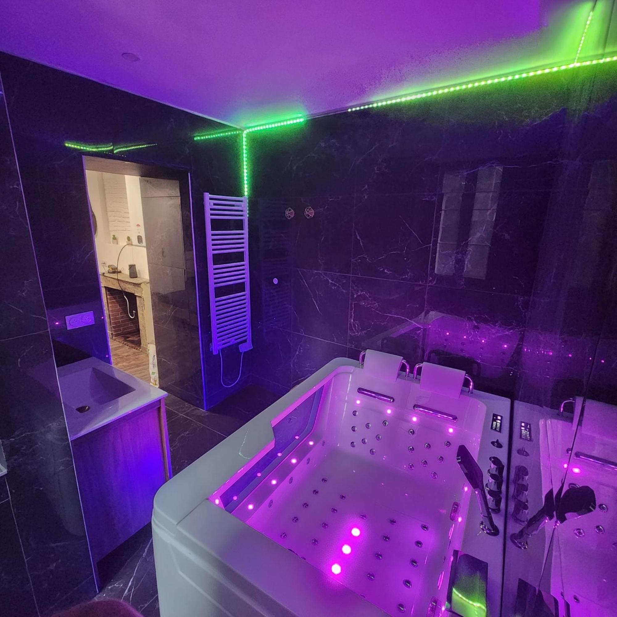 Loveroom 波城 外观 照片