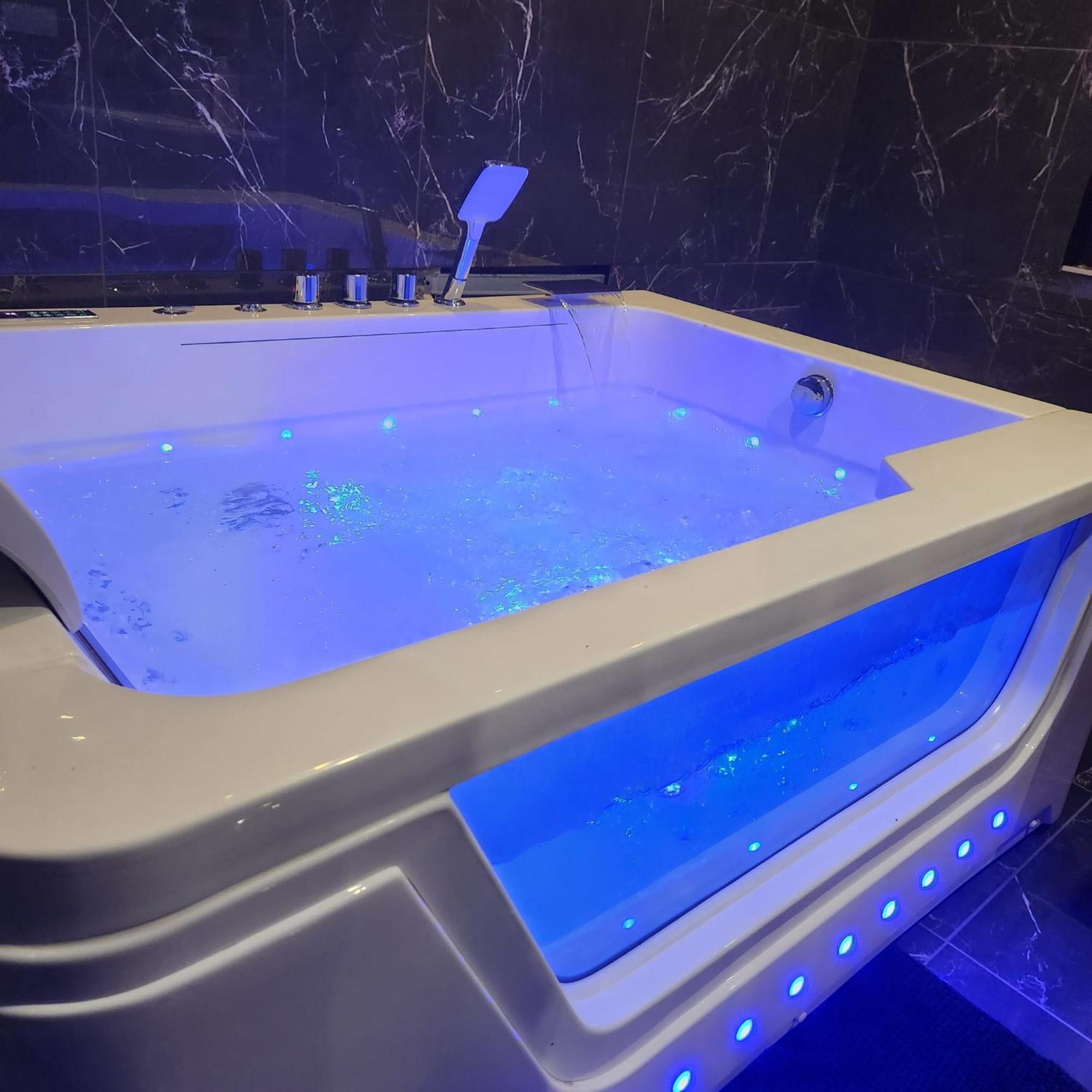 Loveroom 波城 外观 照片
